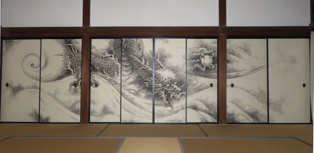 大雲山 龍安寺｜Ryoanji｜令和5年度 細川護熙筆「雲龍図」襖絵